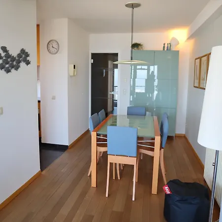 아파트 In With Sea Views *