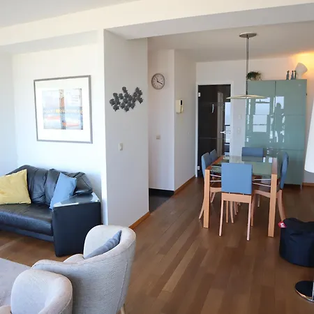 In With Sea Views Apartament