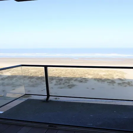 In With Sea Views Apartament