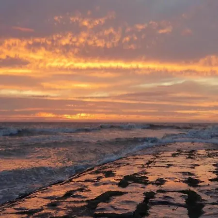 In With Sea Views Apartment