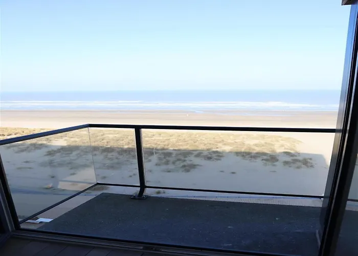 In With Sea Views Apartment